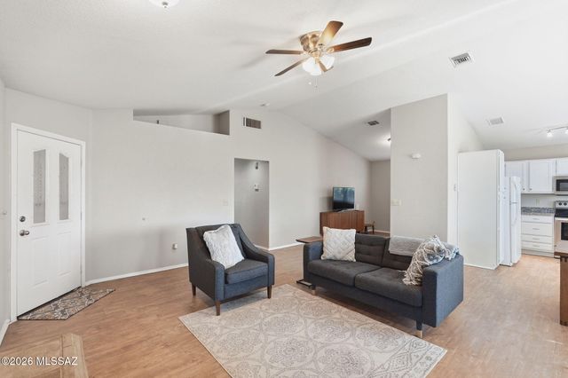 11561 N Eagle Peak Drive, Oro Valley, AZ 85737