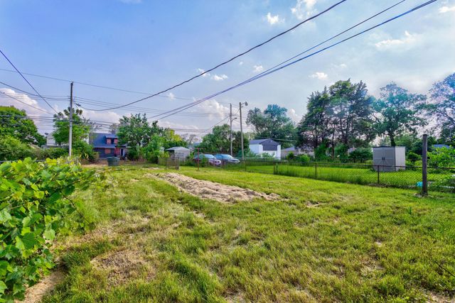 915 E 13th Avenue, Columbus, OH 43211