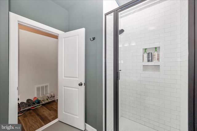 9018 SHADY PINES DR, Frederick, MD 21704