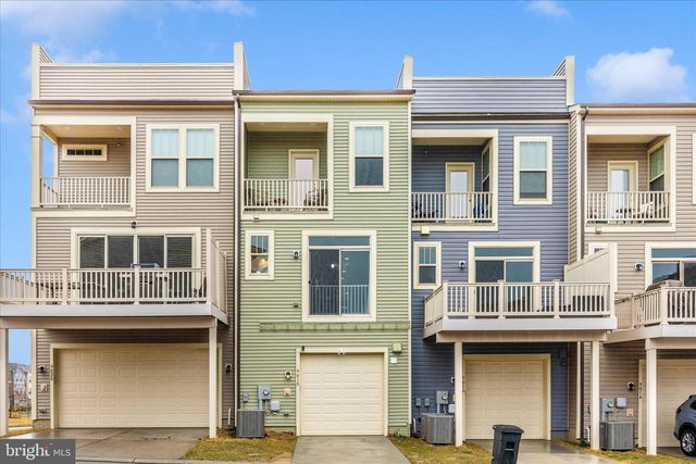 9018 SHADY PINES DR, Frederick, MD 21704