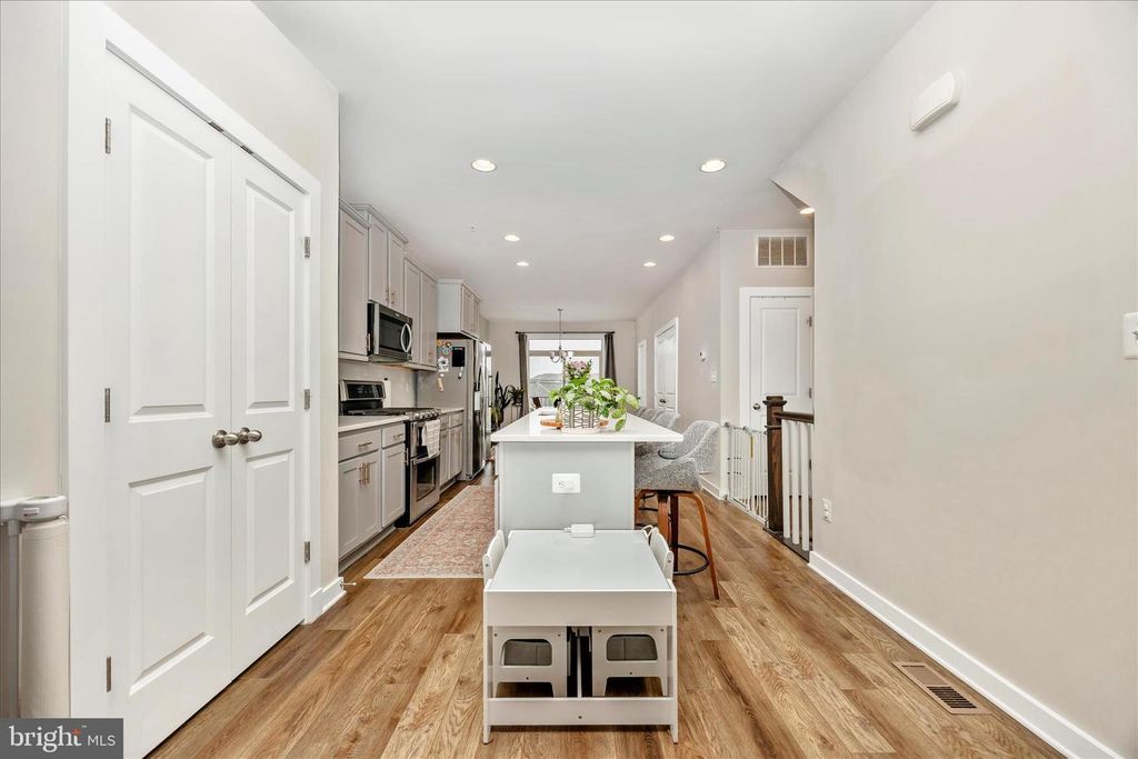 Image 20 of property listing at 9018 SHADY PINES DR, Frederick, MD 21704