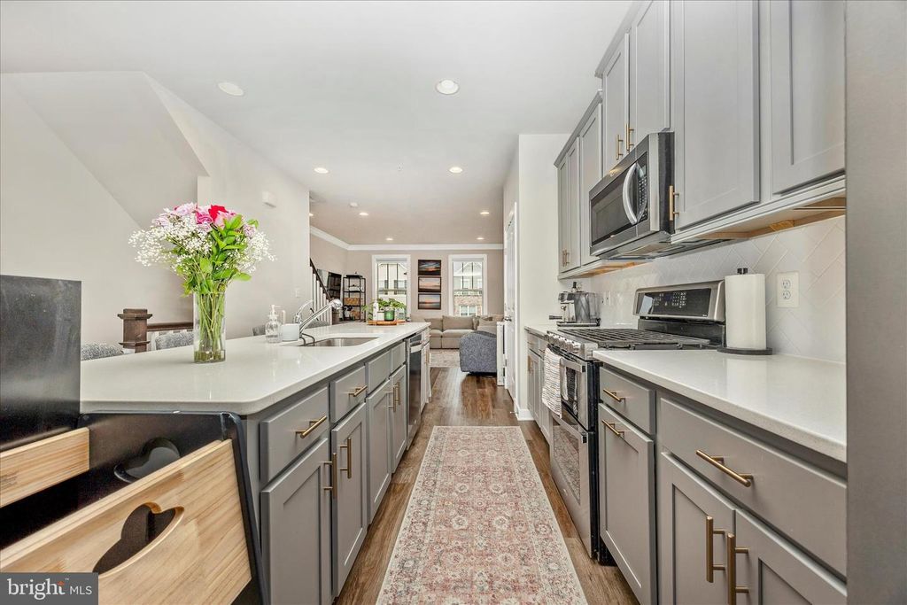 Image 25 of property listing at 9018 SHADY PINES DR, Frederick, MD 21704