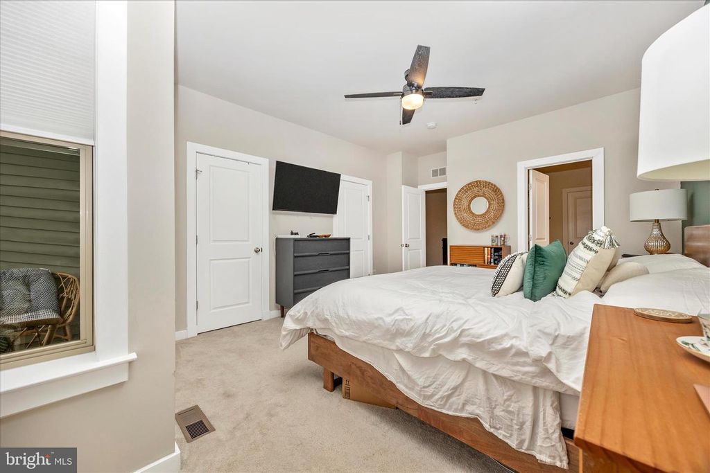 Image 31 of property listing at 9018 SHADY PINES DR, Frederick, MD 21704