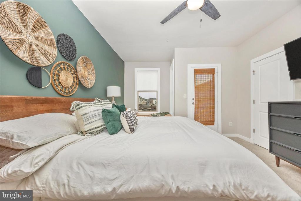 Image 32 of property listing at 9018 SHADY PINES DR, Frederick, MD 21704