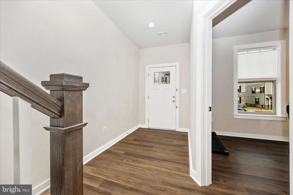 Image 4 of property listing at 9018 SHADY PINES DR, Frederick, MD 21704