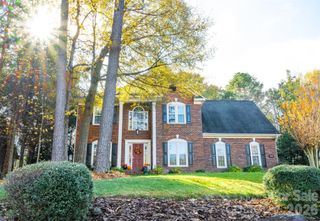 5729 Woodridge Court NW, Concord, NC 28027