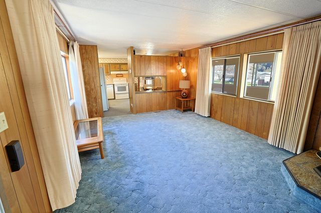 19014 W Bunker Rd. Rd, Cheney, WA 99004