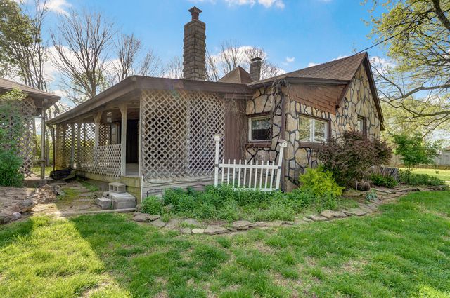 3751 W Farm Road 168, Springfield, MO 65807