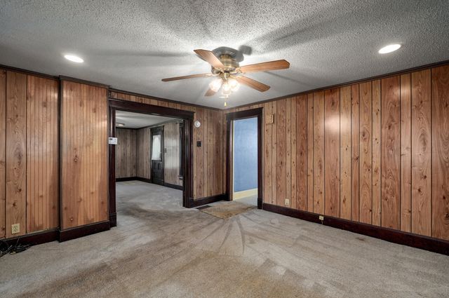 3751 W Farm Road 168, Springfield, MO 65807