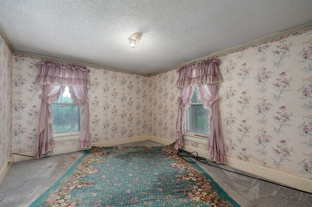 3751 W Farm Road 168, Springfield, MO 65807