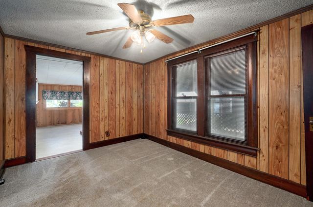 3751 W Farm Road 168, Springfield, MO 65807