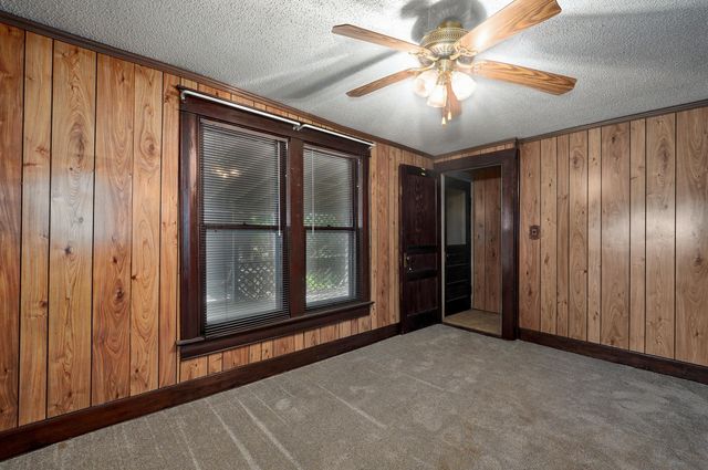 3751 W Farm Road 168, Springfield, MO 65807