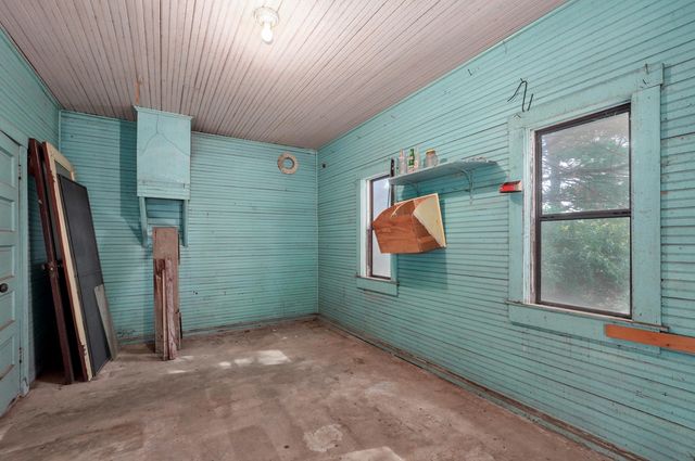 3751 W Farm Road 168, Springfield, MO 65807