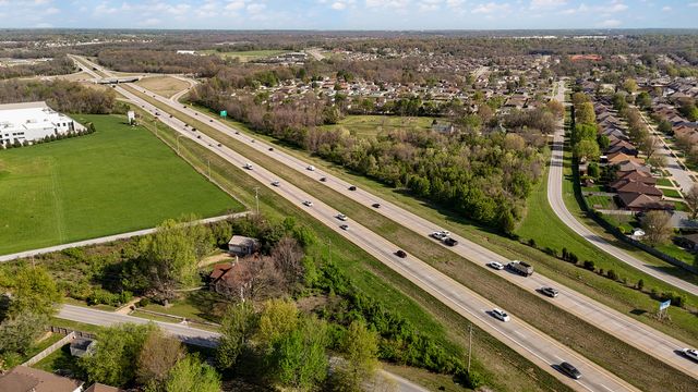 3751 W Farm Road 168, Springfield, MO 65807