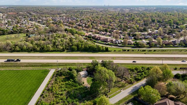 3751 W Farm Road 168, Springfield, MO 65807