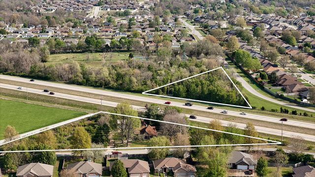 3751 W Farm Road 168, Springfield, MO 65807