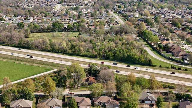 3751 W Farm Road 168, Springfield, MO 65807