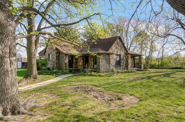 3751 W Farm Road 168, Springfield, MO 65807