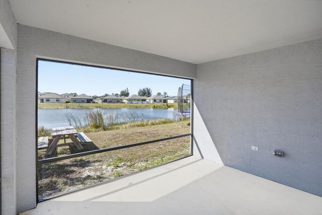 425 Seafoam Circle, Fort Pierce, FL 34945