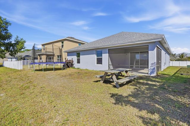 425 Seafoam Circle, Fort Pierce, FL 34945