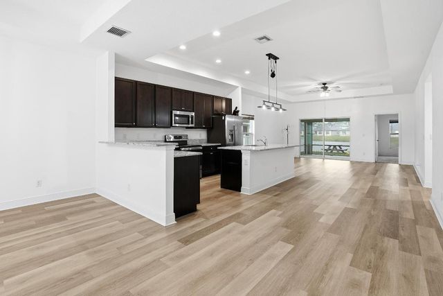 425 Seafoam Circle, Fort Pierce, FL 34945