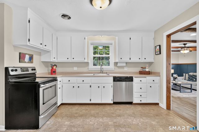 33 Brent Road, Manchester, CT 06042