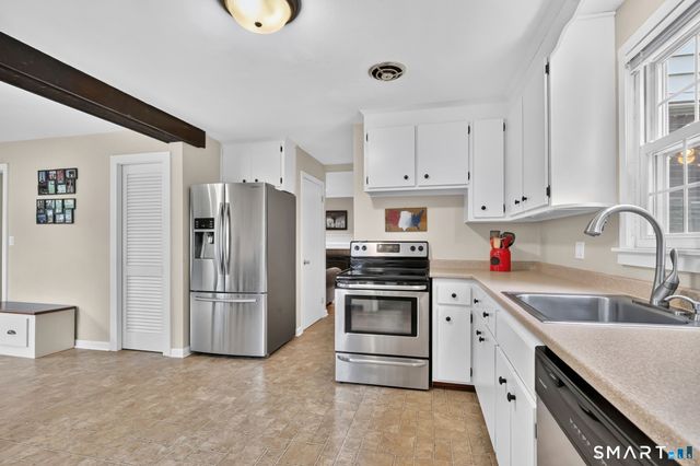 33 Brent Road, Manchester, CT 06042