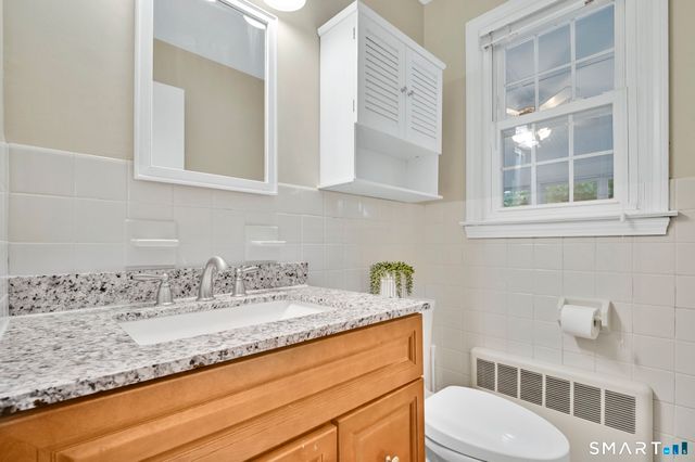 33 Brent Road, Manchester, CT 06042