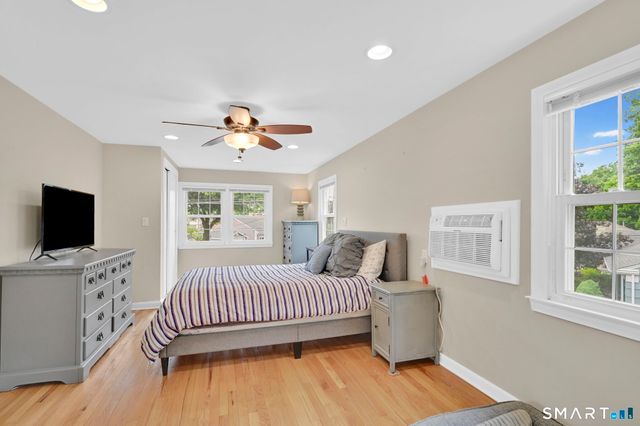 33 Brent Road, Manchester, CT 06042