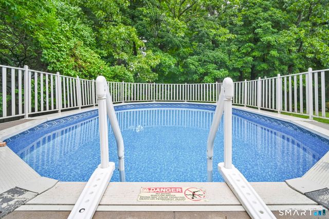 33 Brent Road, Manchester, CT 06042
