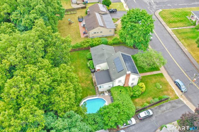 33 Brent Road, Manchester, CT 06042