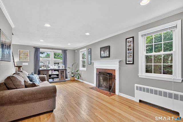 33 Brent Road, Manchester, CT 06042
