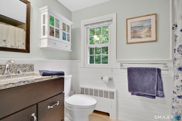 33 Brent Road, Manchester, CT 06042