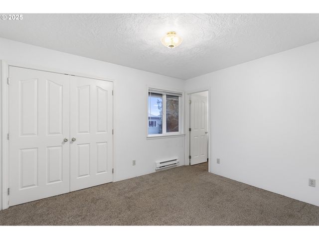 730 LITTLE Ave Ne, Castle Rock, WA 98611