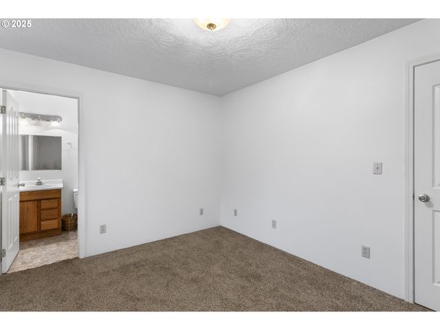 730 LITTLE Ave Ne, Castle Rock, WA 98611