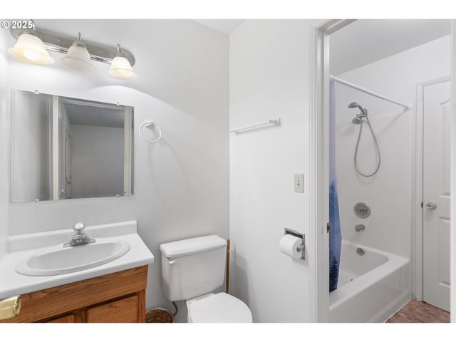 730 LITTLE Ave Ne, Castle Rock, WA 98611