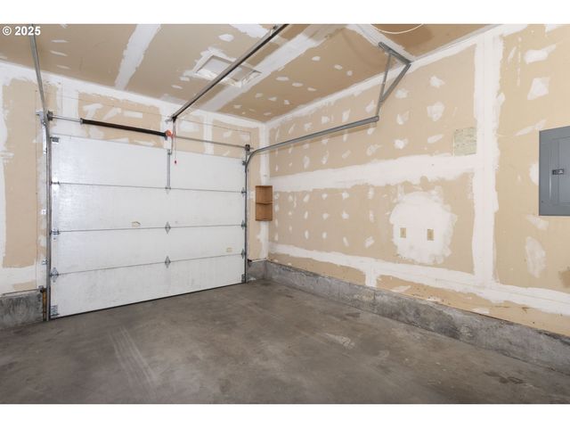 730 LITTLE Ave Ne, Castle Rock, WA 98611