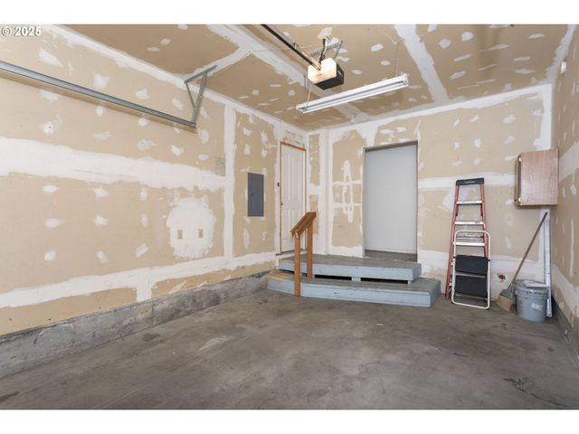 730 LITTLE Ave Ne, Castle Rock, WA 98611