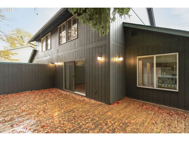 730 LITTLE Ave Ne, Castle Rock, WA 98611