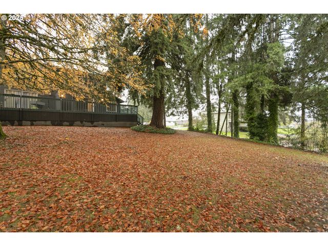 730 LITTLE Ave Ne, Castle Rock, WA 98611