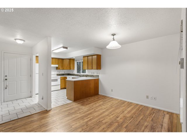 730 LITTLE Ave Ne, Castle Rock, WA 98611