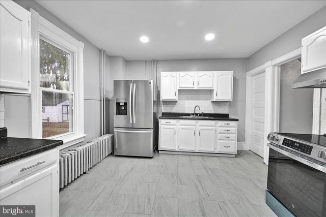 935 N CENTRE ST, Pottsville, PA 17901