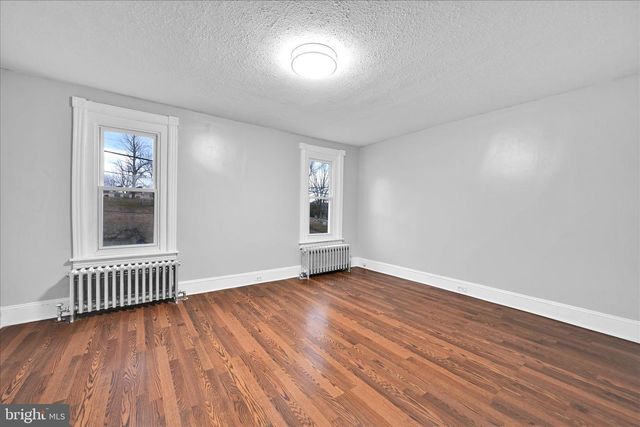 935 N CENTRE ST, Pottsville, PA 17901