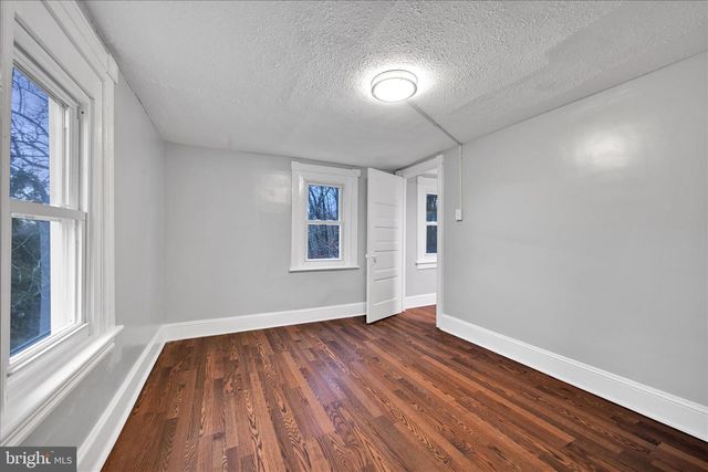 935 N CENTRE ST, Pottsville, PA 17901