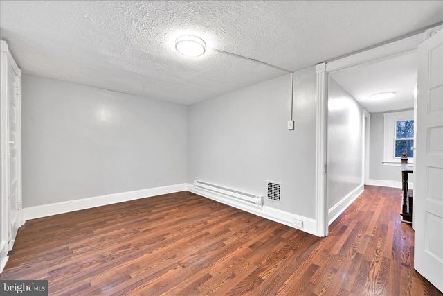 935 N CENTRE ST, Pottsville, PA 17901