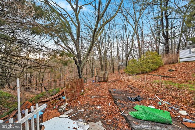 935 N CENTRE ST, Pottsville, PA 17901