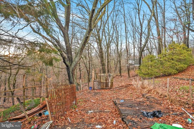 935 N CENTRE ST, Pottsville, PA 17901