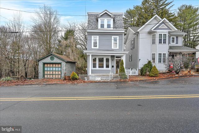 935 N CENTRE ST, Pottsville, PA 17901