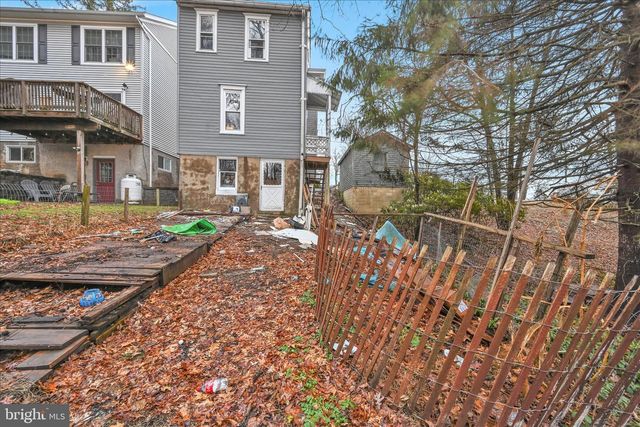 935 N CENTRE ST, Pottsville, PA 17901