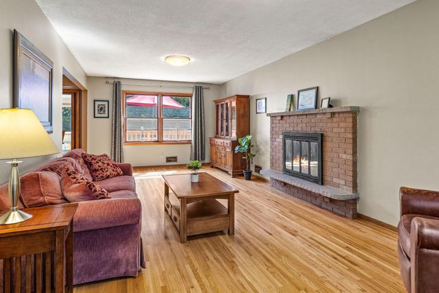 2916 Silver Lake Court NE, Saint Anthony, MN 55421